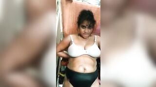 Komal from Kolhapur wants dick in her cunt!