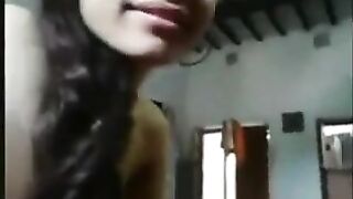 दिवसाढवळ्या दार-खिडकी उघडे ठेऊन केली बिंधास्त चुदाई