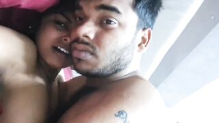 नवविवाहित जोडप्याचा कामुक आवाजात संभोग