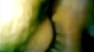 शाळेतील शिक्षिका गाडीत लवडा चोखत आहे